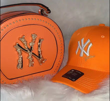 Load image into Gallery viewer, NY HAT AND PURSE SET
