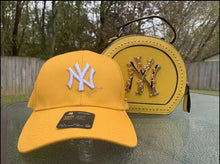 Load image into Gallery viewer, NY HAT AND PURSE SET
