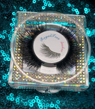 Load image into Gallery viewer, SASSY 15MM MINK LASHES
